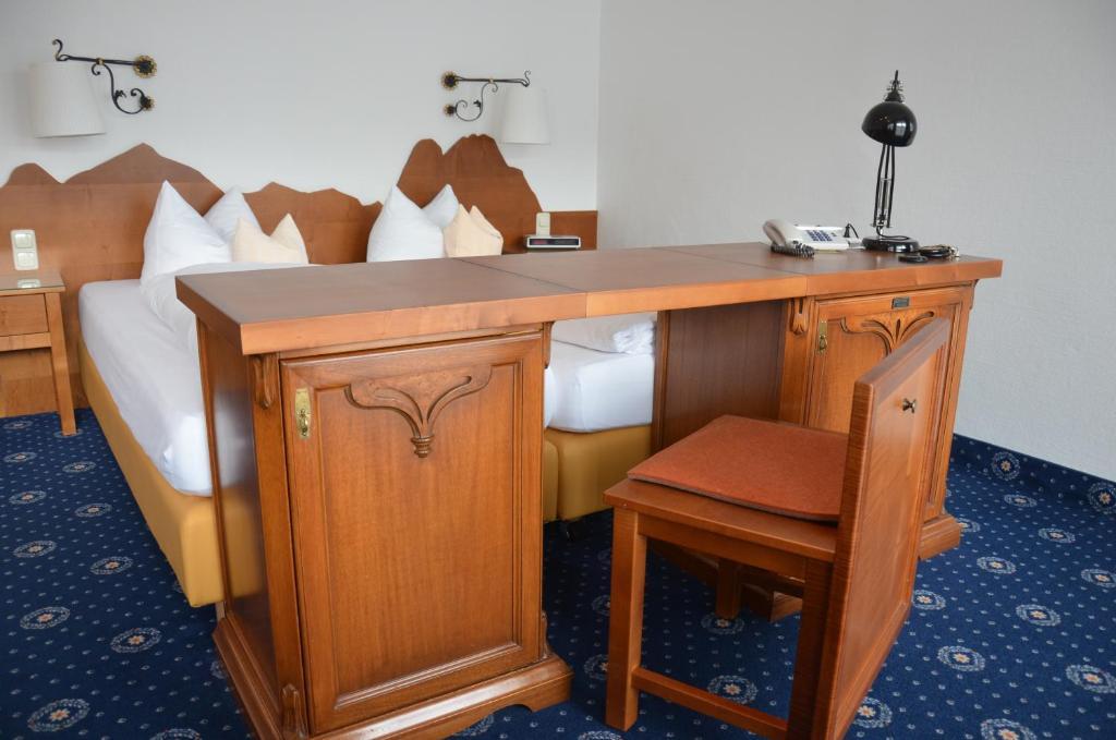 Hotel Rheinischer Hof 4*