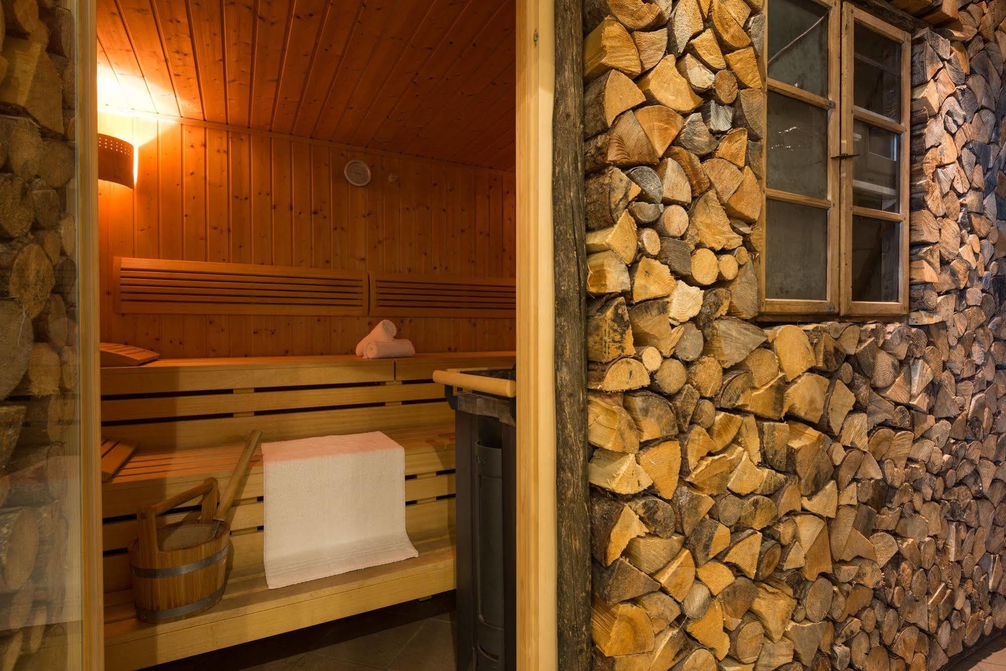 Rheinischer Hof Hotel 4*