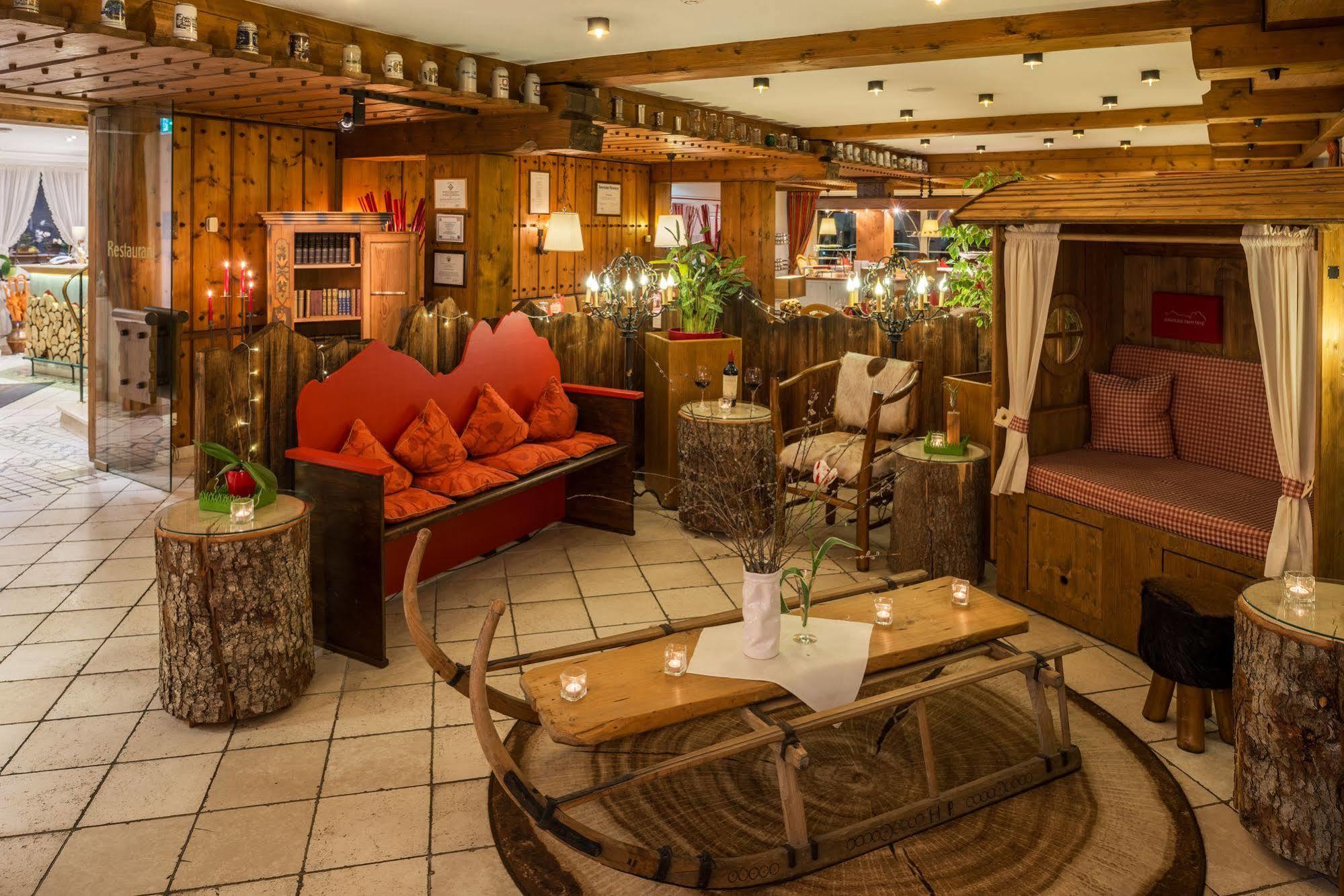 Hotel Rheinischer Hof 4*