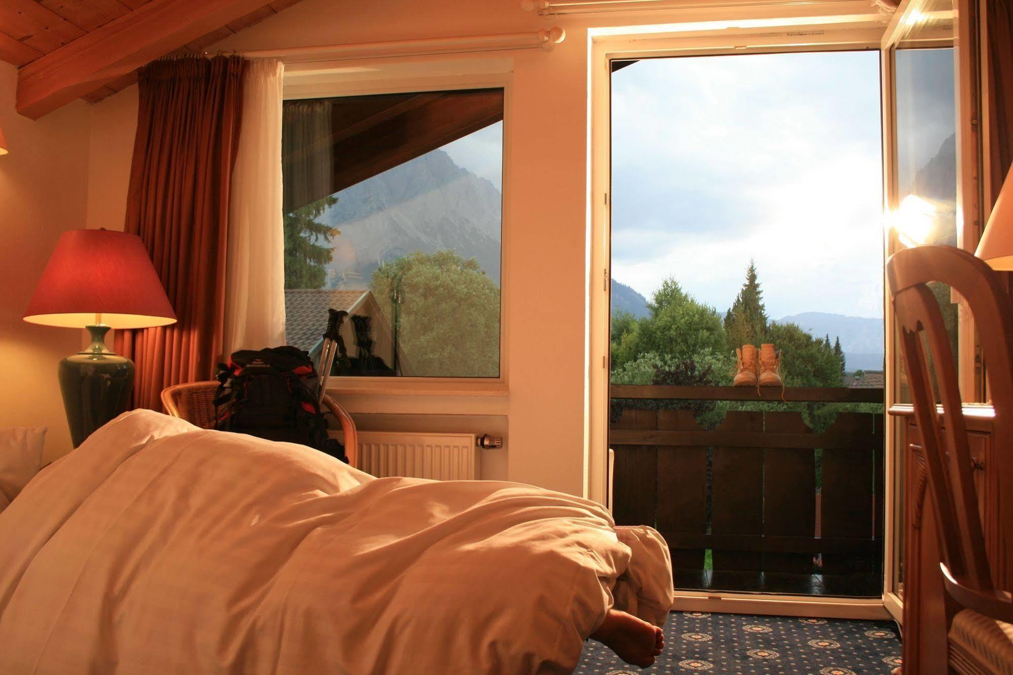 Rheinischer Hof Hotel 4*